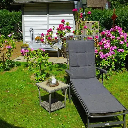 Doppelhaushaelfte Mit Terrasse In Niebuell Nahe Wattenmeer Casa vacanze