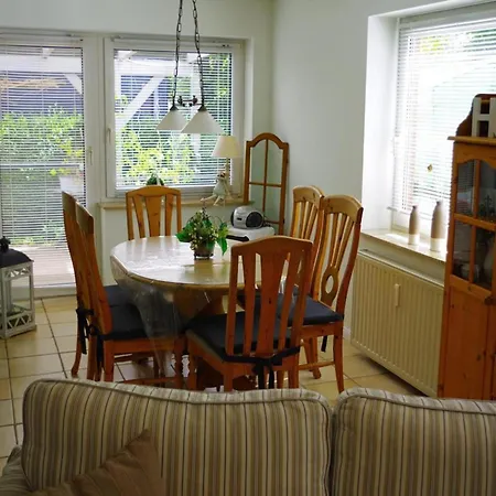 Casa vacanze Doppelhaushaelfte Mit Terrasse In Niebuell Nahe Wattenmeer
