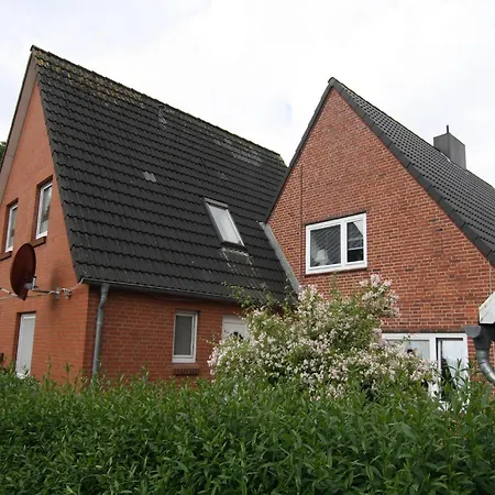 Doppelhaushaelfte Mit Terrasse In Niebuell Nahe Wattenmeer Casa vacanze *